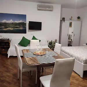 Leonardo Rome Holidays בית הארחה